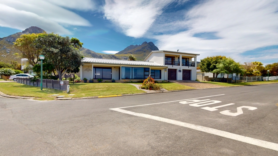 3 Bedroom Property for Sale in Palmiet Western Cape